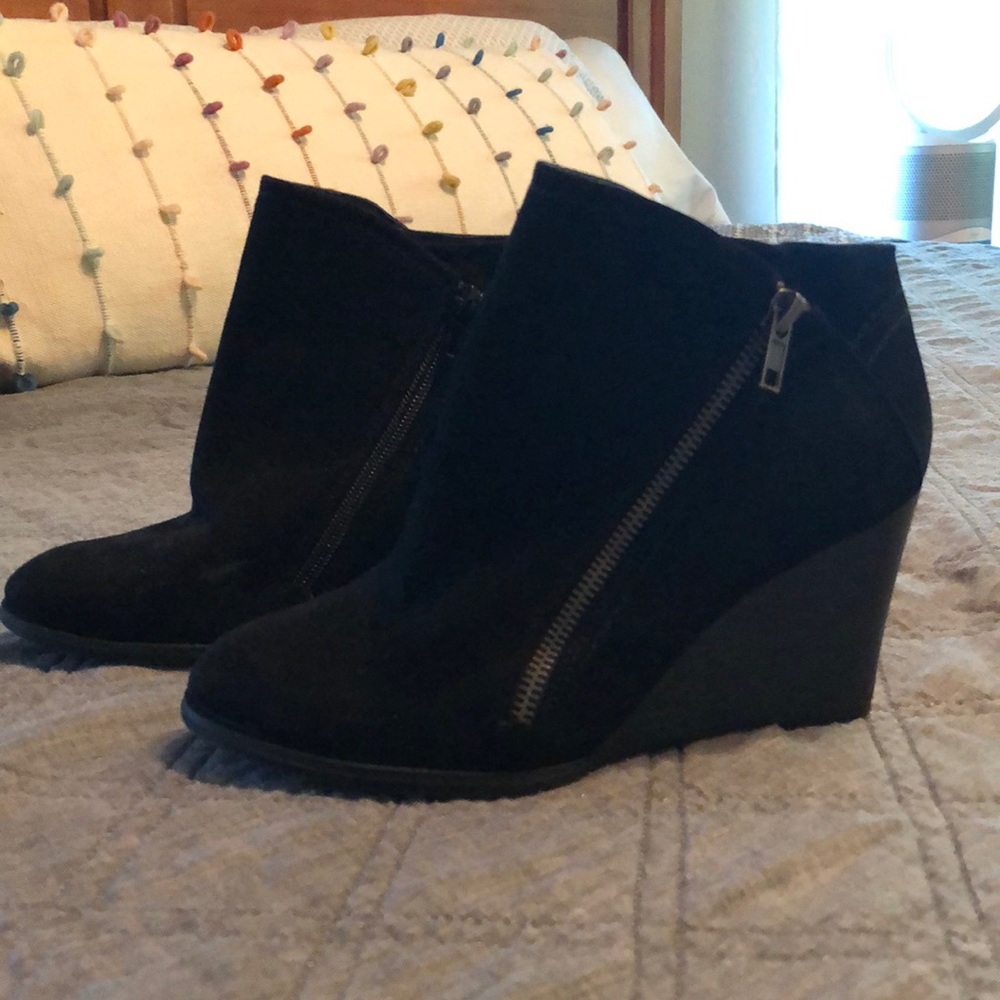 Black wedges size 6.5